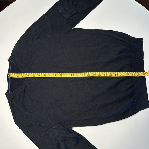 Facconable V-Neck black sweater. - Picture 2 of 4